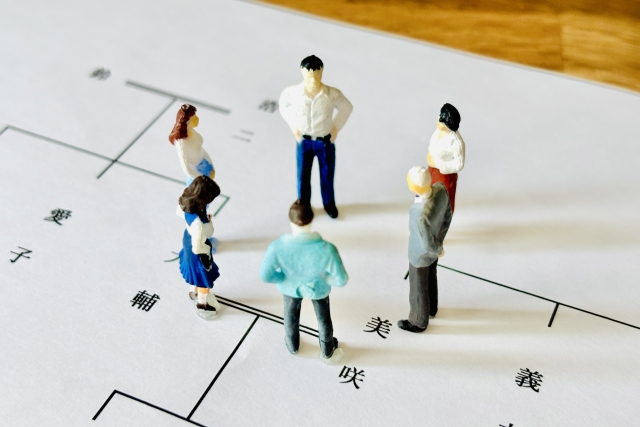 集まる人々の模型